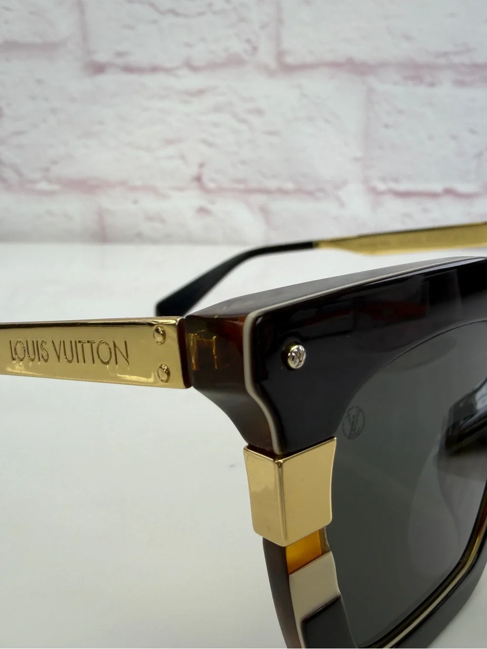 Louis Vuitton 1.1 Millionaires Sunglasses Z1436W Brown/Gold Tone